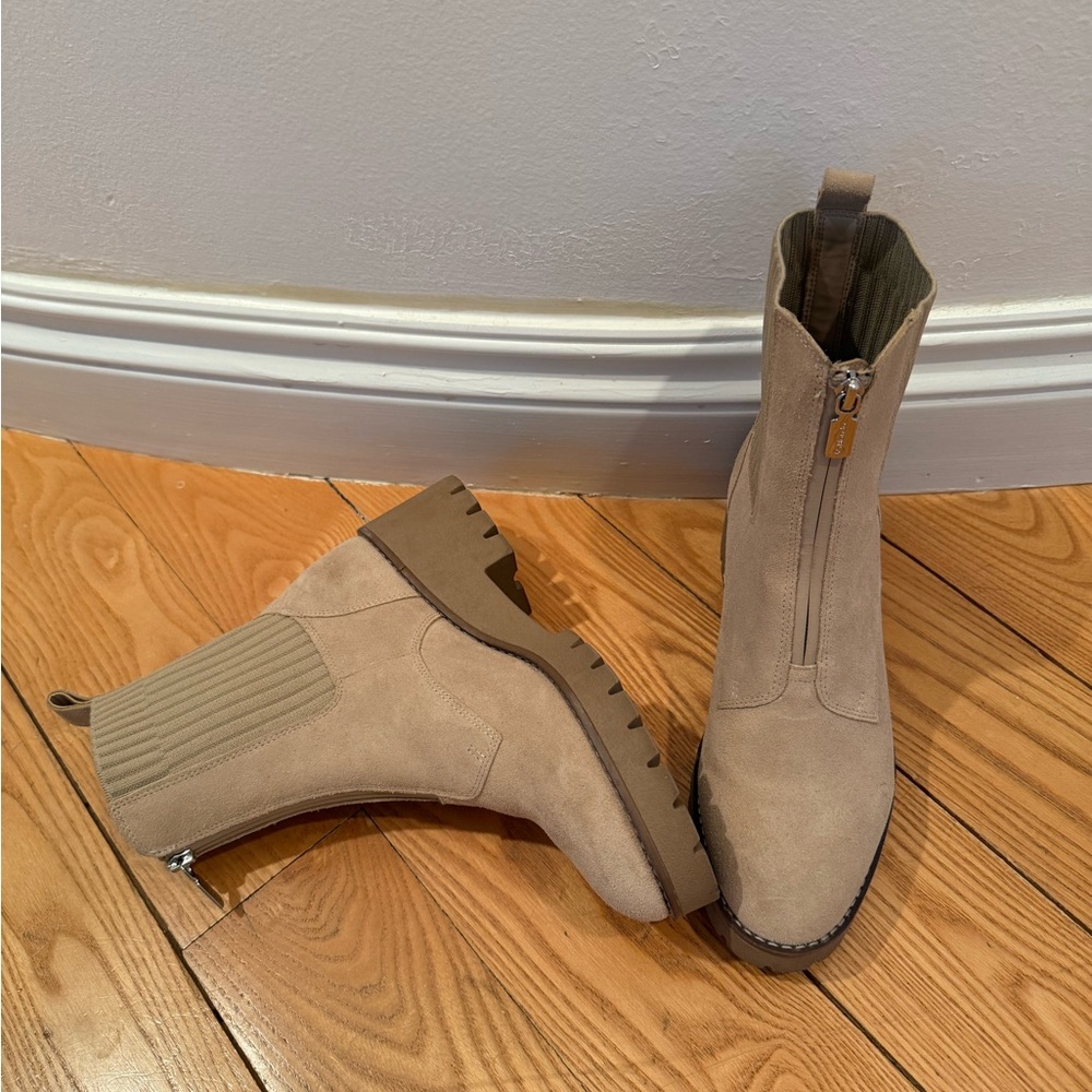 Blondo Dixie Sand Waterproof Lug Sole Boots Size 9.5